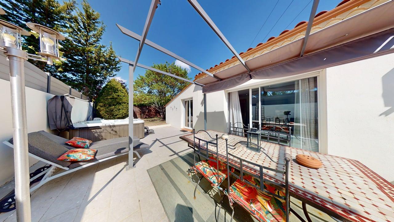 Villa RIVIERA intérieur terrasse jardin spa privatif Casa Dina