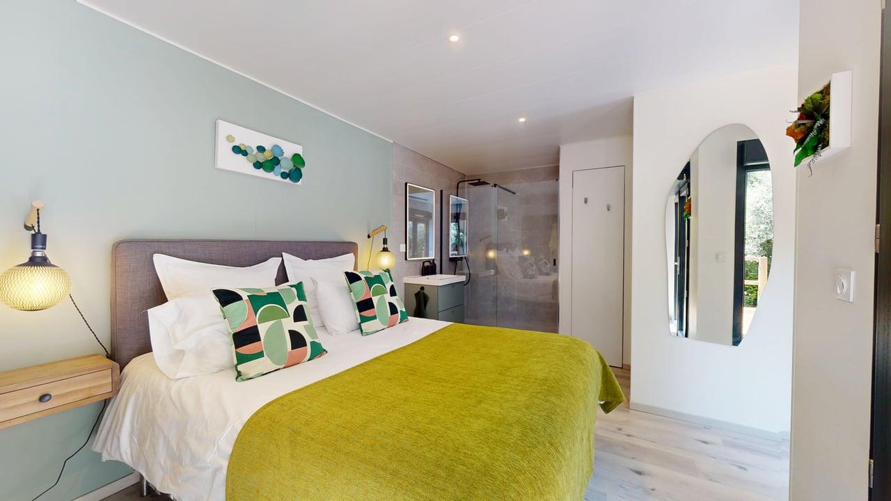 Salle de bain Suite Céladon douche dressing Casa Dina Sommières