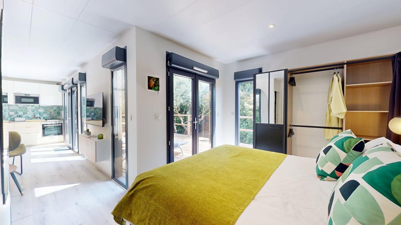 Salle de bain Suite Céladon douche dressing Casa Dina Sommières