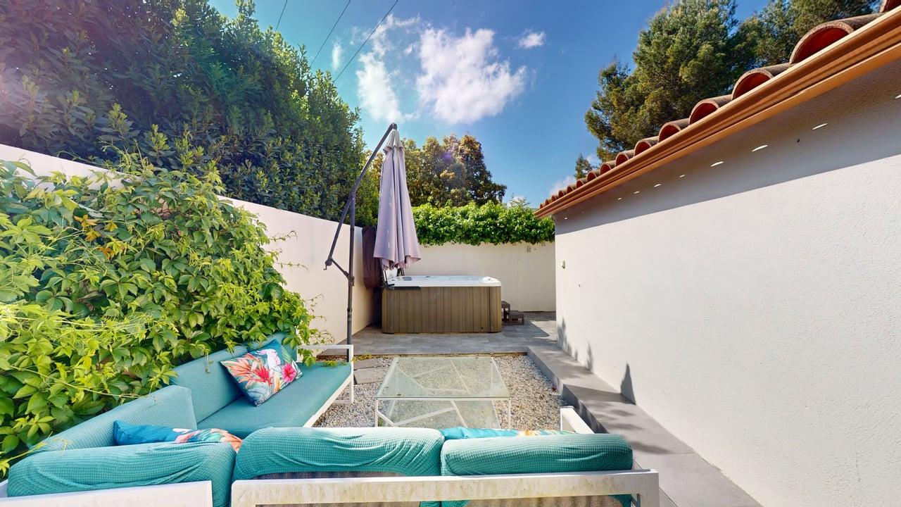 Villa CUBIC extérieur façade terrasse spa Casa Dina Sommières